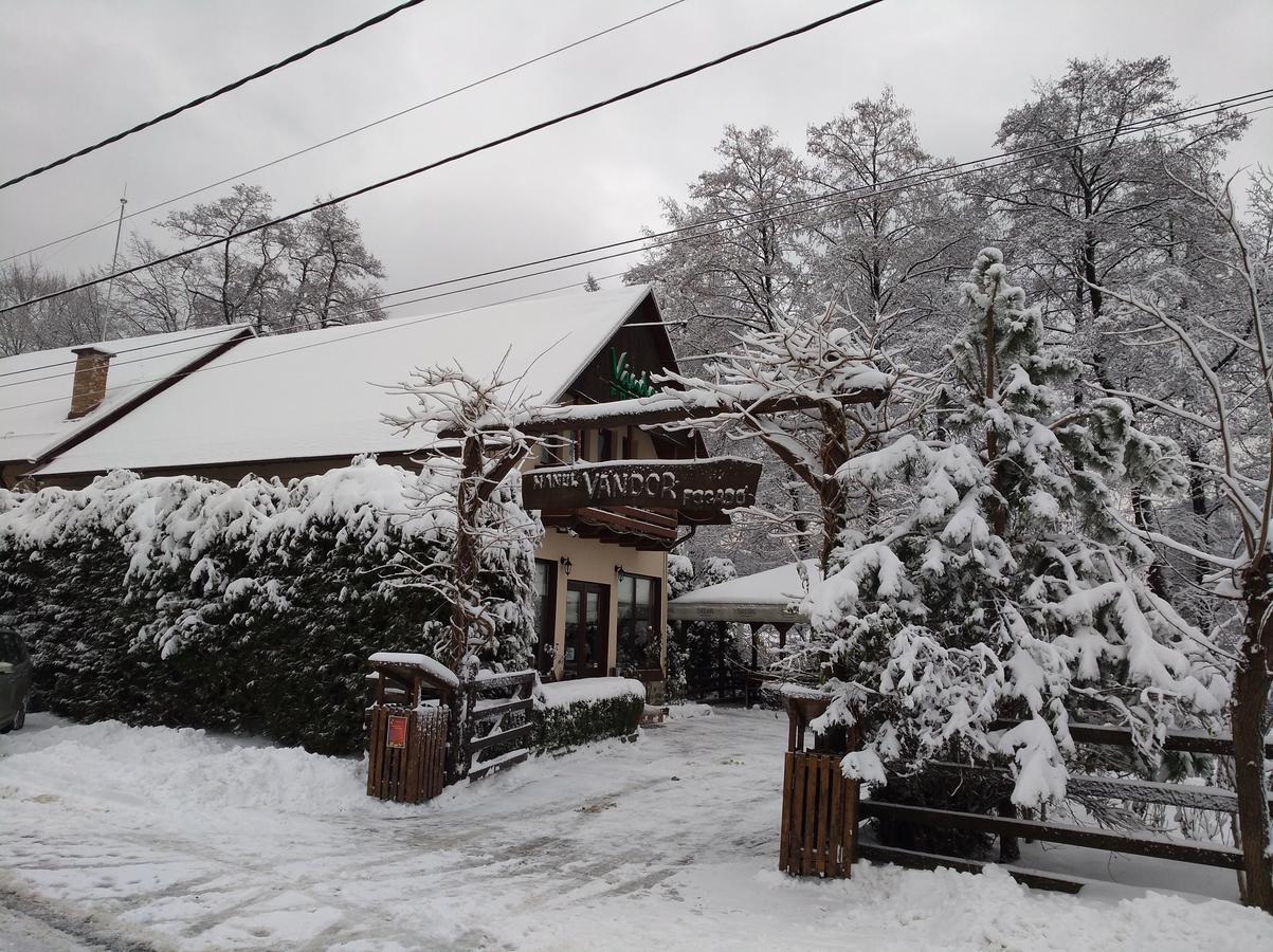 Pensiunea Restaurant Vandor Cîmpu Cetăţii Buitenkant foto